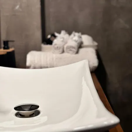 Bluenest Apartment *