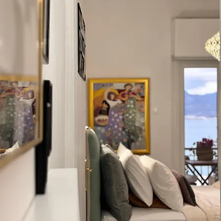 Bluenest Apartment *